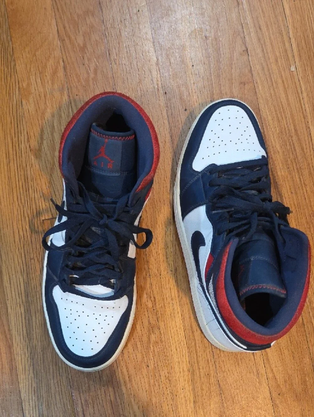Nike Air Jordan 1 Mid SE 